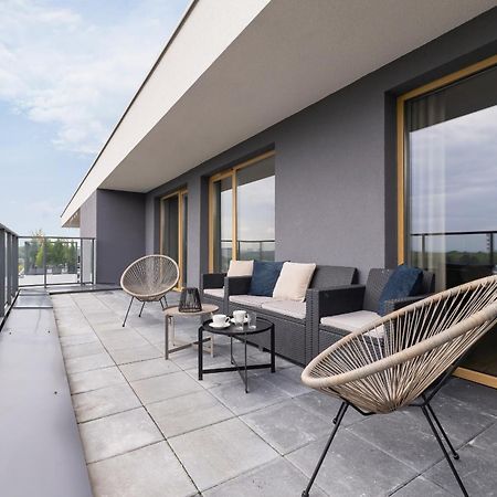 Stylowy Apartament Z Dwiema Sypialniami Balkonem I Parkingiem By Noclegi Renters 카토비체 외부 사진