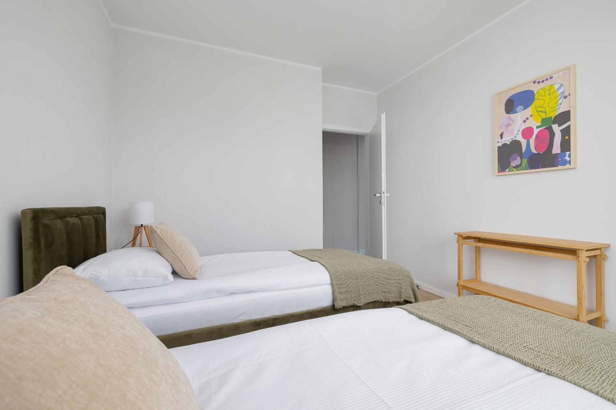 Stylowy Apartament Z Dwiema Sypialniami Balkonem I Parkingiem By Noclegi Renters 카토비체 외부 사진